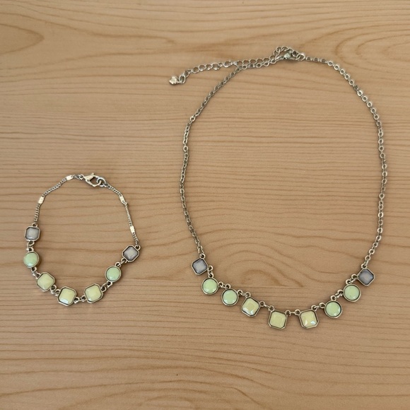 no brand Jewelry - Chic Vintage Green and Blue Faux Stone Gold Tone Necklace and Bracelet Set